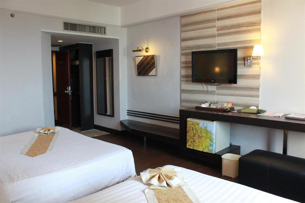 Charoen Thani Hotel, Хон Каен Экстерьер фото